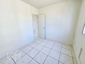 Image 8 - 872000