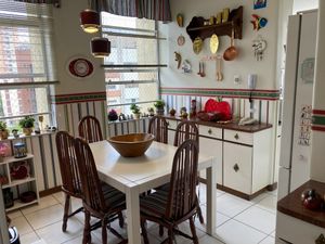 Image 10 - 872037