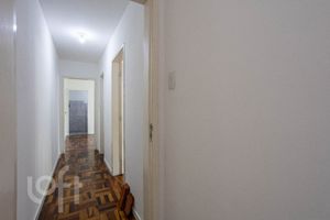 Image 28 - 872044