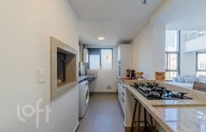 Image 4 - 872046