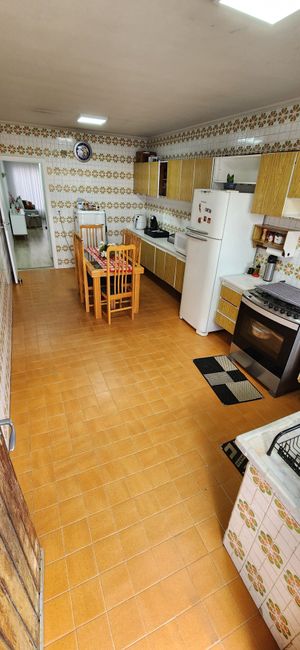 Image 22 - 872047