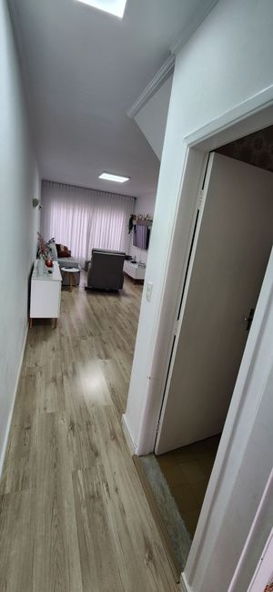 Image 19 - 872047
