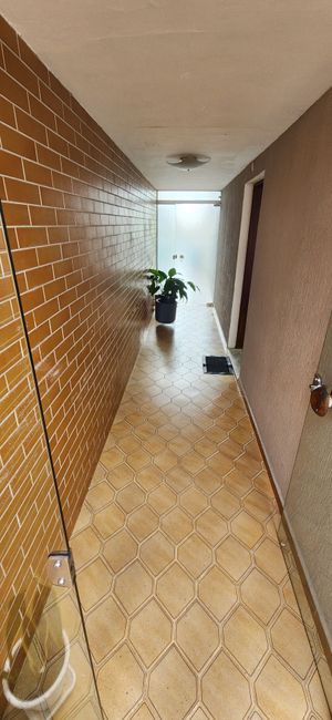 Image 31 - 872047