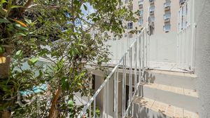 Image 32 - 872055