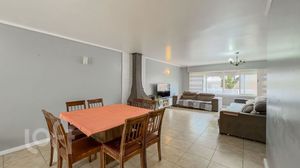 Image 11 - 872055