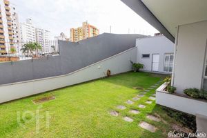Image 12 - 872058