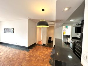 Image 4 - 872062