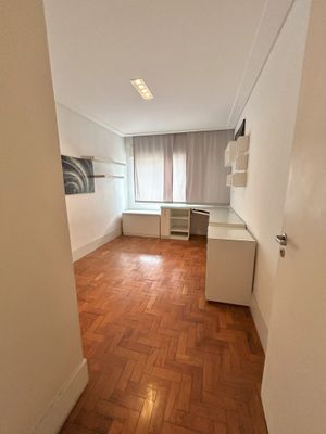 Image 10 - 872062