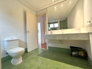 Image 19 - 872062