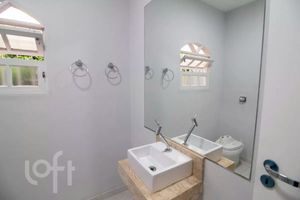 Image 31 - 872068