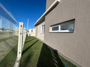 Image 1 - 872069