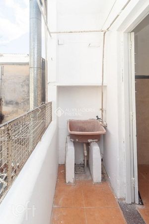 Image 21 - 872100