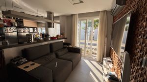 Image 4 - 872101