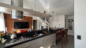 Image 1 - 872101