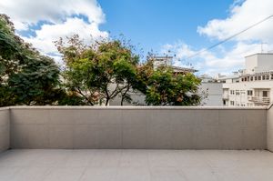 Image 29 - 872101