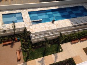 Image 12 - 872102