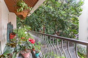 Image 4 - 872104