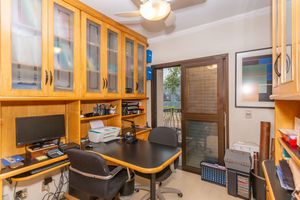 Image 39 - 872104