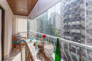 Image 8 - 872106