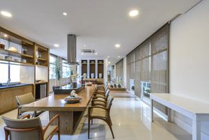 Image 42 - 872112