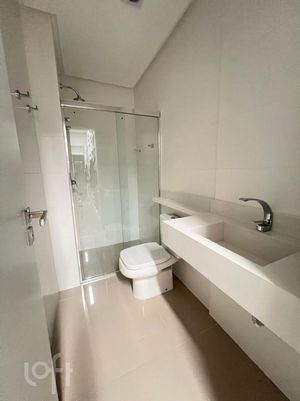 Image 19 - 872117