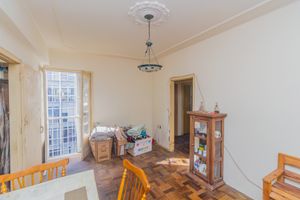 Image 1 - 872118