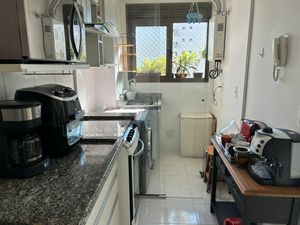 Image 8 - 872203