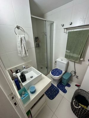 Image 8 - 872215