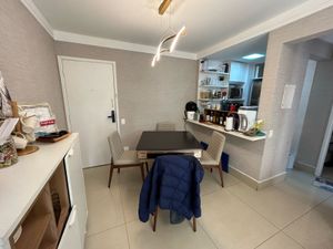 Image 4 - 872215