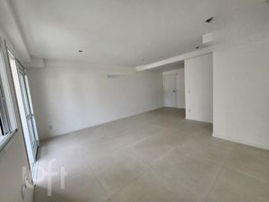 Image 4 - 872226