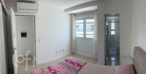 Image 7 - 872228