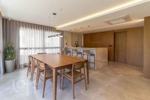 Image 11 - 872255