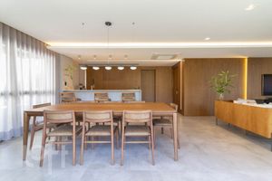 Image 19 - 872255