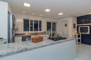 Image 30 - 872260