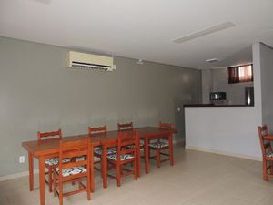 Image 10 - 872265