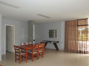 Image 9 - 872265