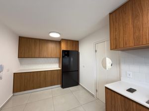 Image 8 - 872268