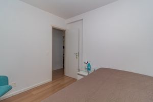 Image 9 - 872278