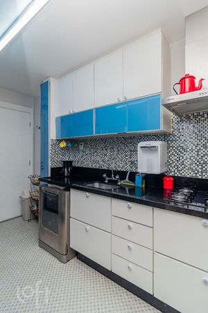 Image 32 - 872286