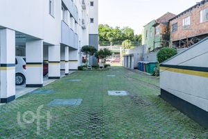 Image 35 - 872356