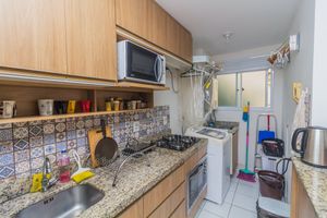Image 19 - 872357