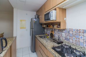 Image 20 - 872357