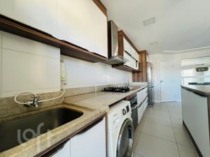 Image 4 - 872358