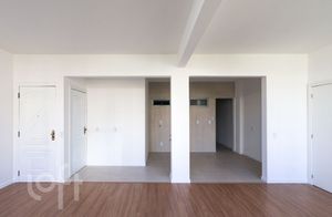 Image 1 - 872365