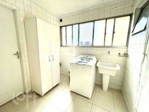 Image 9 - 872378