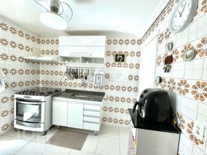 Image 4 - 872378
