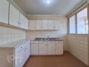 Image 1 - 872386