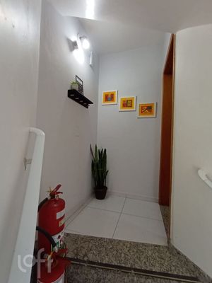 Image 3 - 872389