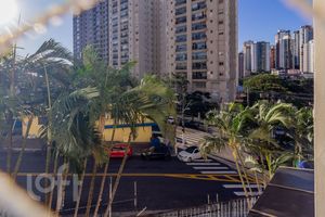 Image 7 - 872392