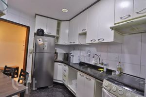 Image 6 - 872392